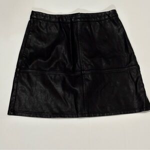 New Look Size 6 Black Faux Leather Mini skirt Back Invisible Zipper And Hook